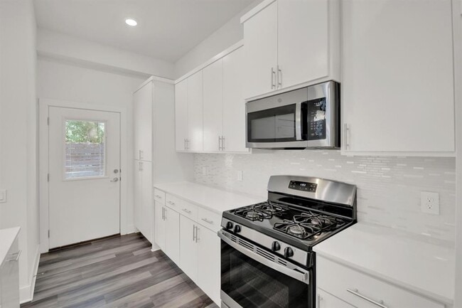 Building Photo - 6325 Ponca St