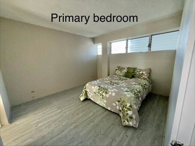 Building Photo - Oahu Surf 2 - 2 bdrm, 2 bath, 1 pkg, Free Water, Sewer, & Electricity