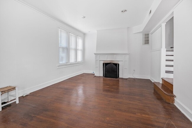 Building Photo - Stunning 4 BR/3 BA Single-Family Home in 1...
