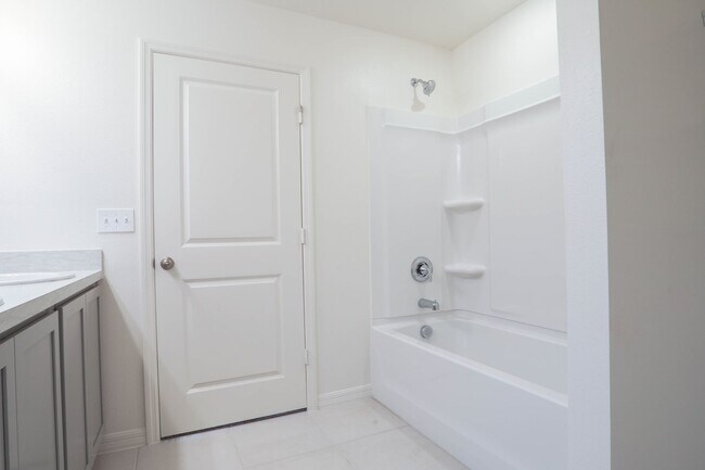 Building Photo - 2950 Lavanda Dr