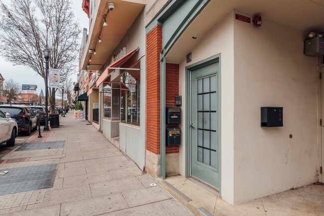 Building Photo - 30 Park Ave