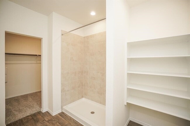 Building Photo - 5210 Becker Hills Ln