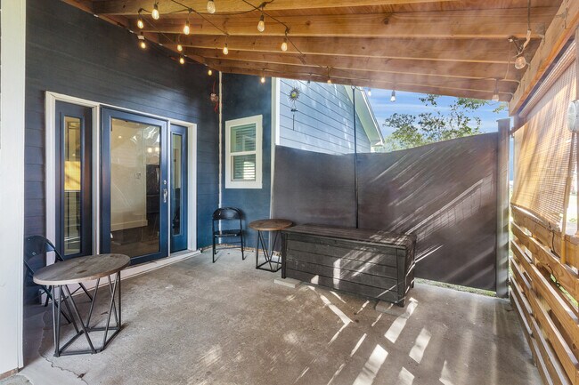 Building Photo - 715 Windy Trail