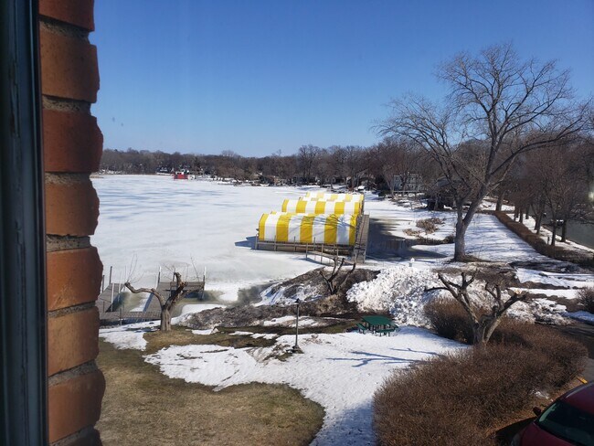 Lake views - 5400 Three Points Blvd