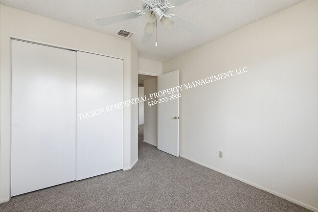 Building Photo - 9960 E Banister Dr