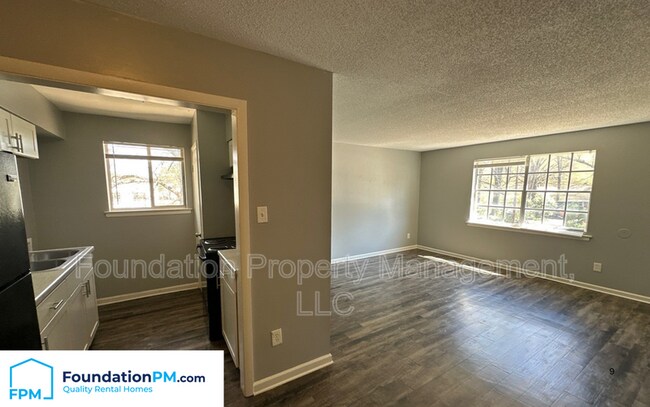 Building Photo - 1587 Cherry Rd
