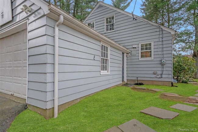 Building Photo - 630 Quaker Rd
