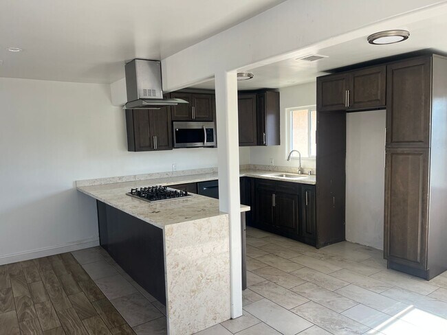 Building Photo - 134