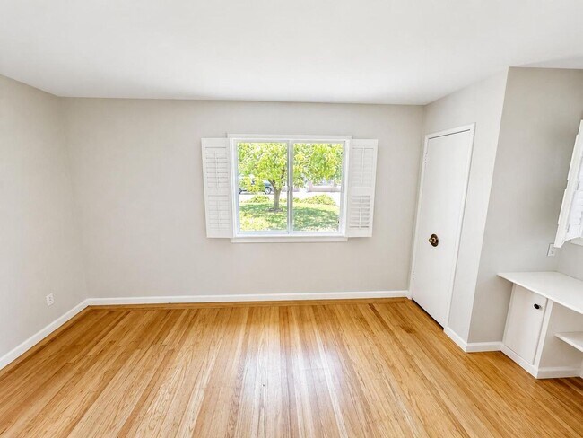 Building Photo - Bright & Spacious 3-Bedroom Home with Expansive Yard in Sacramento