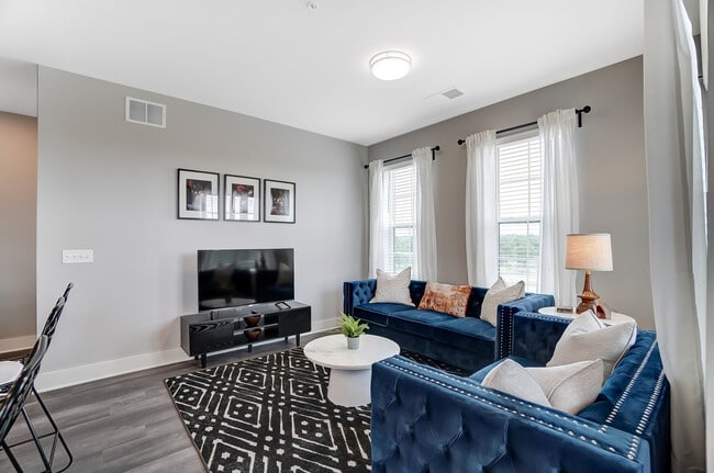 Building Photo - 2875 Olentangy River Rd