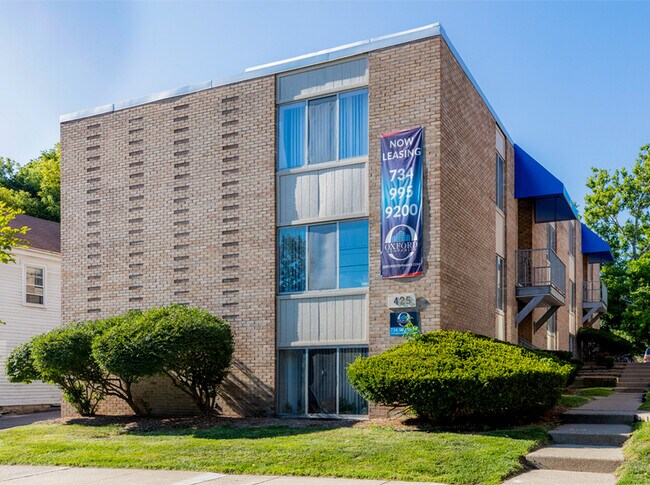 Primary Photo - 425 Hill-425-103