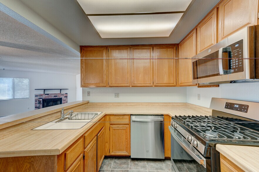Building Photo - 2914 Alwood Ct
