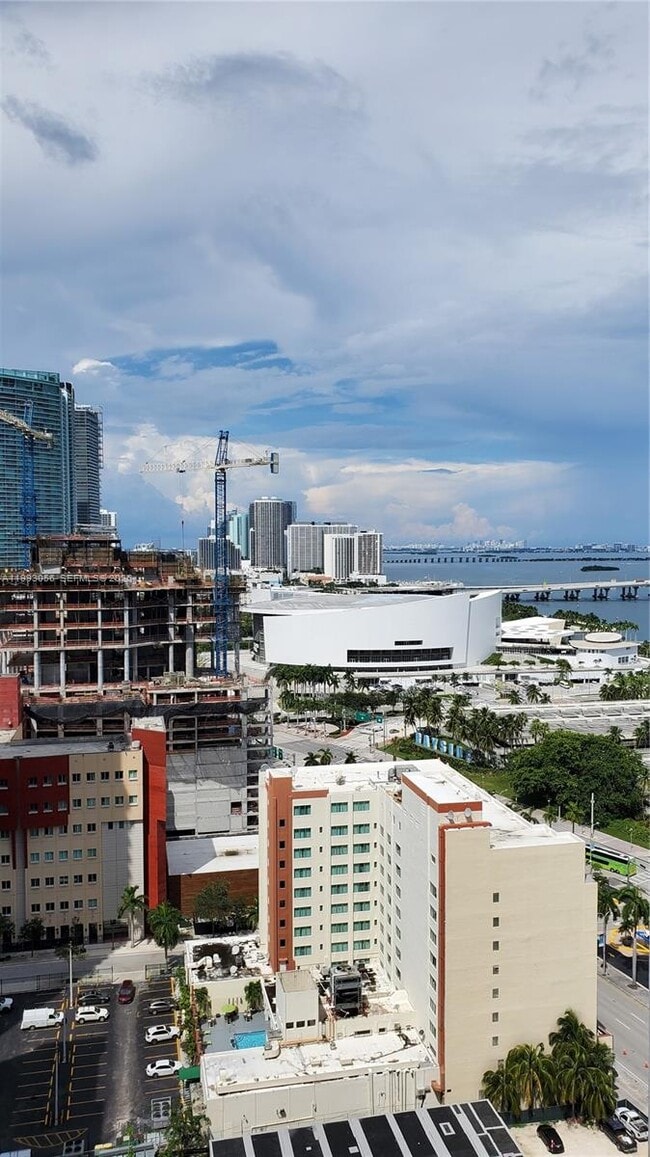 Building Photo - 253 NE 2nd St