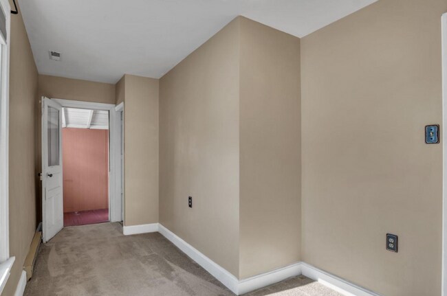 Building Photo - 4 bedroom home in Carlisle PA!