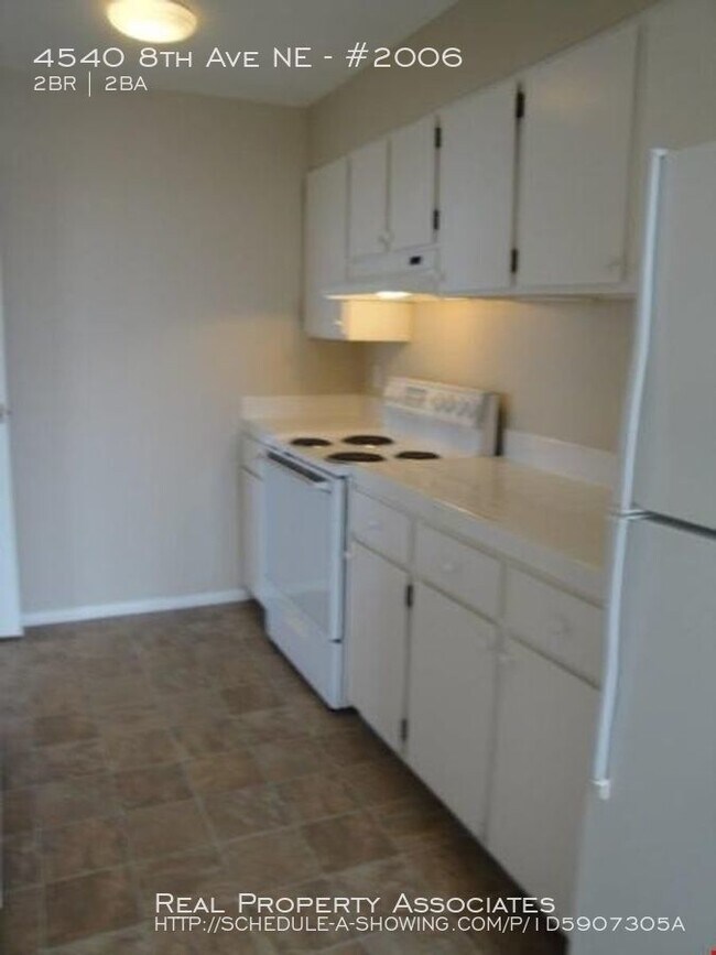 Building Photo - 4540 8th Ave NE