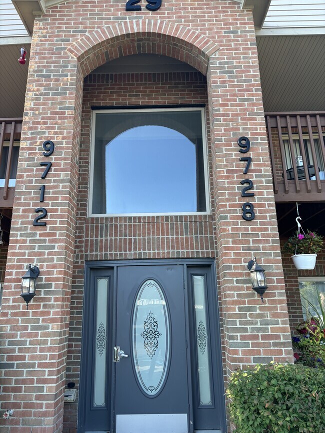 Building Photo - 9722 Sawgrass Ct