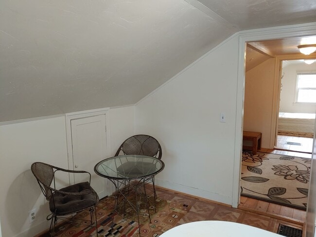 Building Photo - Downtown Loft Apartment on E Sherman Ave l...