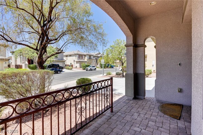 Primary Photo - 5840 Altissimo St