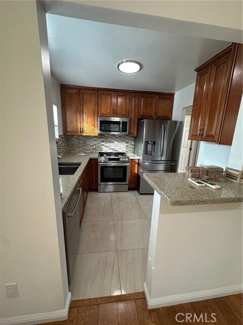 Building Photo - 663 Ivy St