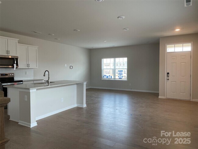 Building Photo - 403 Wescott St