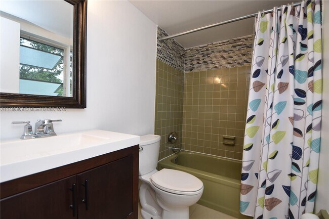 Building Photo - 7500 NW 5th Pl