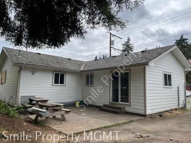 Building Photo - 3-bedroom One Level Single House in SE Por...