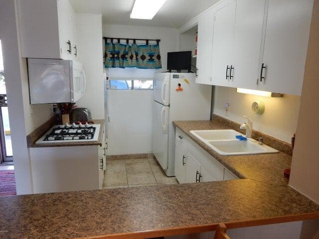 Building Photo - 6125 E Indian School Rd