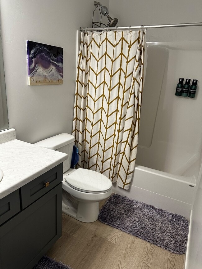 Building Photo - 353 N High Ridge Rd