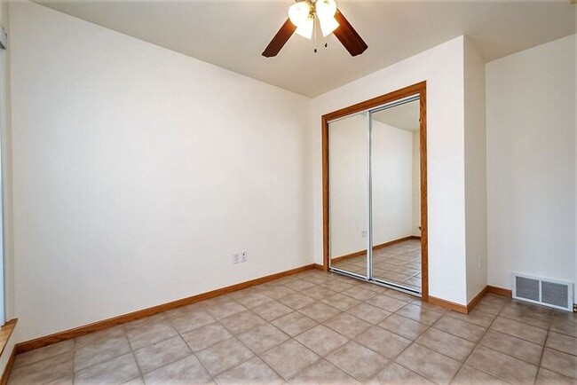 Building Photo - $2,695 | 4 Bedroom, 2 Bathroom | 3rd Floor...