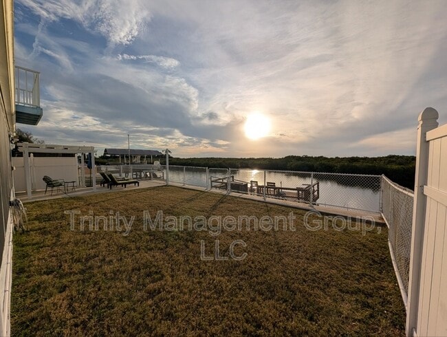 Building Photo - 13419 Starfish Dr