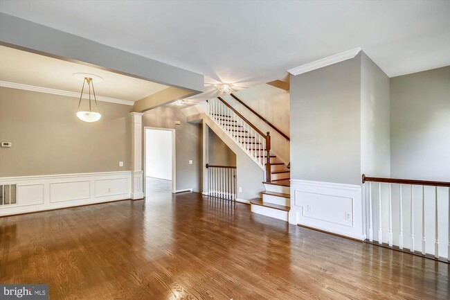 Building Photo - 5413 Summer Leaf Ln