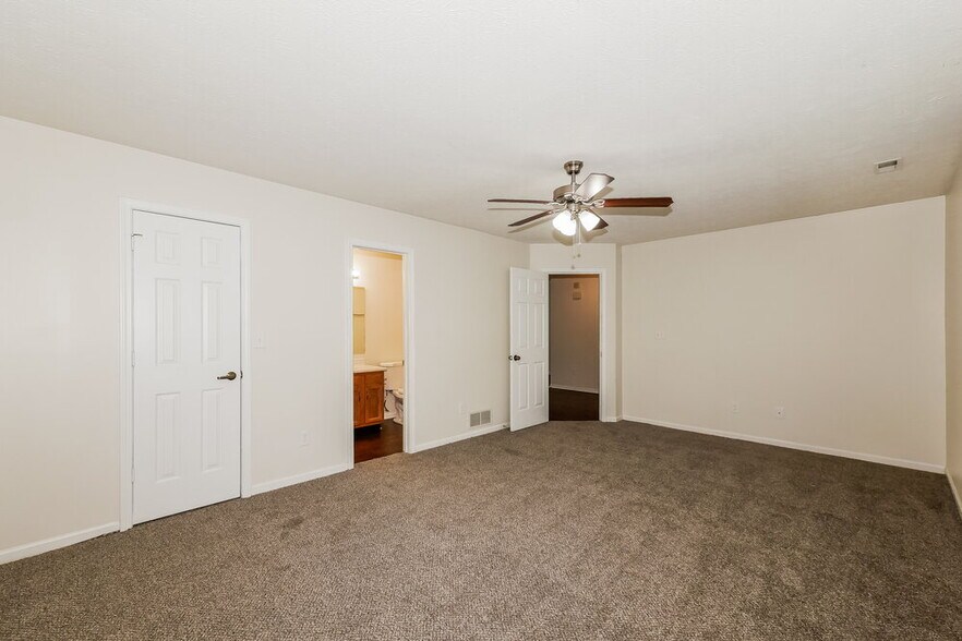 Building Photo - 8406 Southern Springs Way