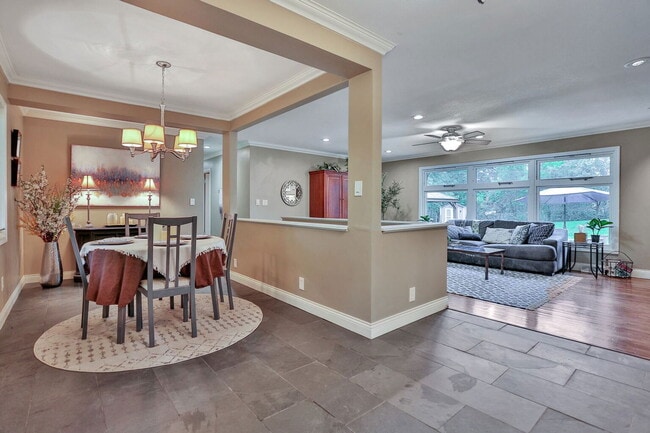 Building Photo - 16624 Elm Dr