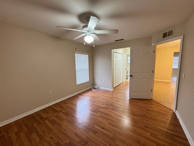 Building Photo - $300 OFF A MONTH OF RENT! Lovely, Spacious 2 Bedroom, 2 Bathroom Home in Sebring!!