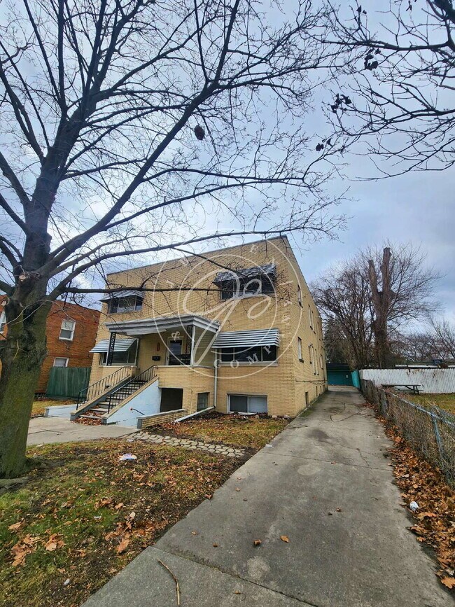 Building Photo - Charming 1-Bed with Spacious 1050 Sq Ft Layout in Toledo's Heart!