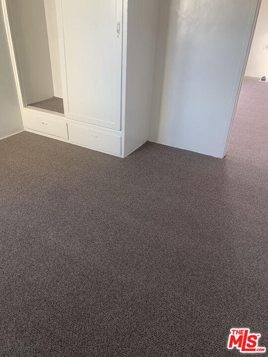 Building Photo - 107 W 84th Pl