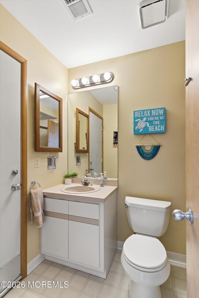 Building Photo - 21 Brown Ave