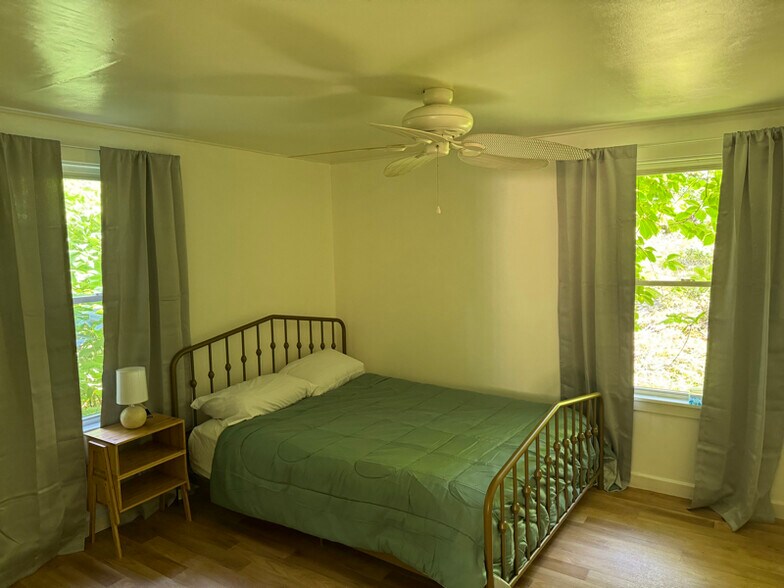 Building Photo - 14 Lothrop St