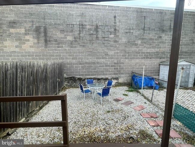 Building Photo - 141 Leverington Ave