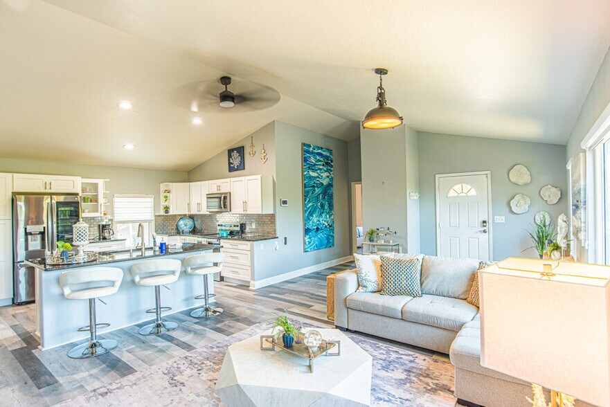 Building Photo - 2247 S Waterman Dr