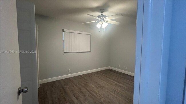 Building Photo - 3100 Riverside Dr