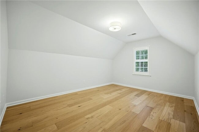 Building Photo - 1390 Tennis Ct Pl