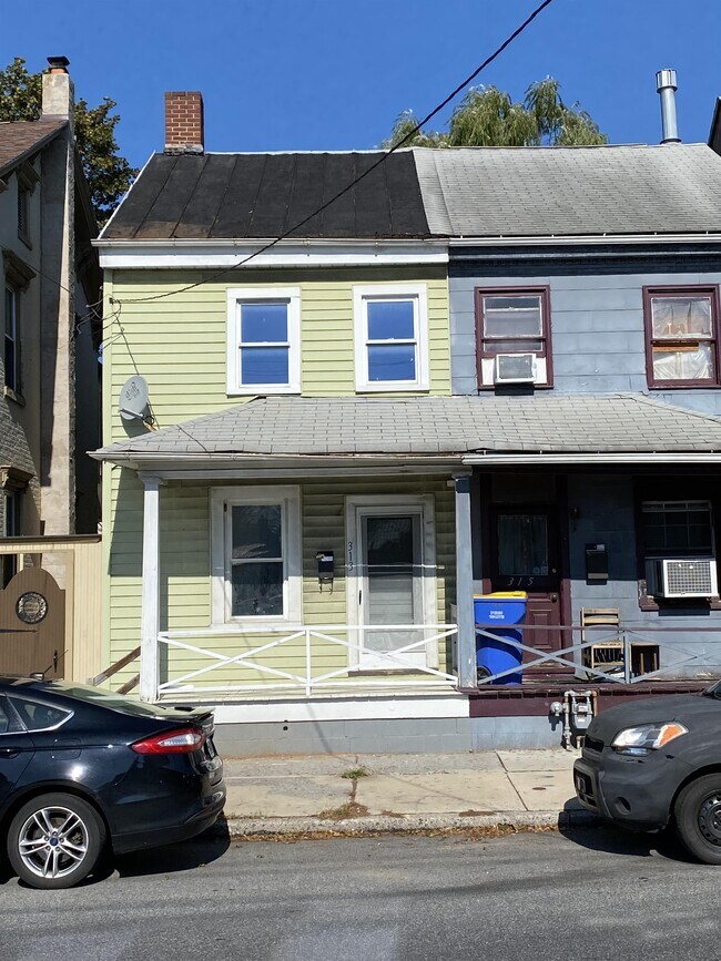 Building Photo - 313 E Main St