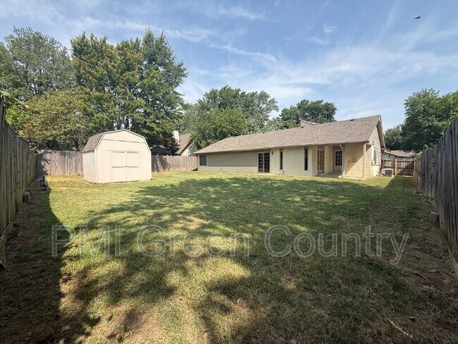 Building Photo - 7530 E 78th St