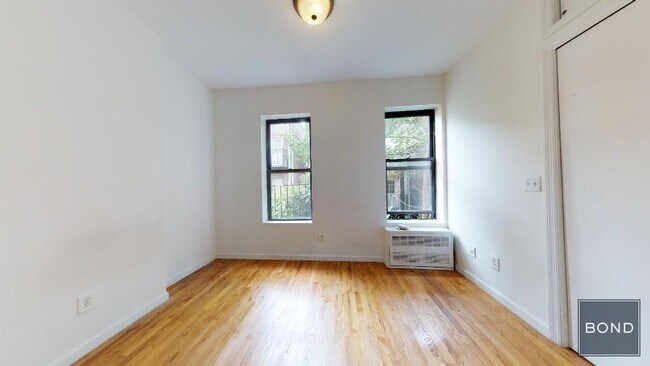 Building Photo - 441 W 51st St