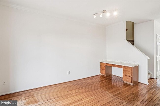 Building Photo - 45482 Pine Trail Terrace