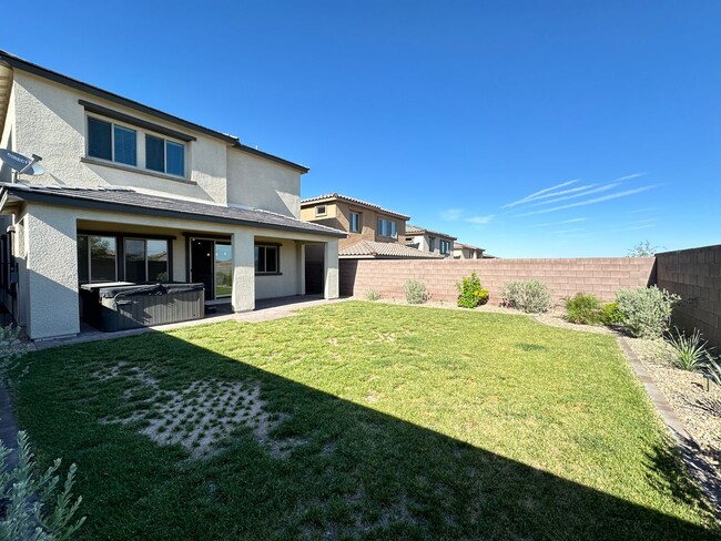 Building Photo - Summerlin West