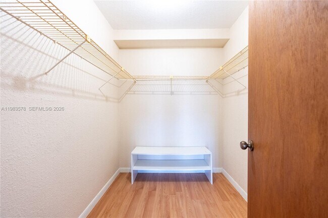 Building Photo - 430 Commodore Dr