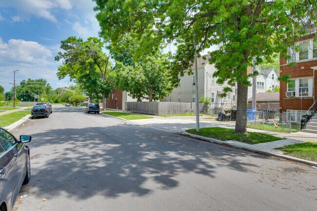 Building Photo - 8320 S Burnham Ave