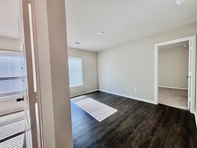 Building Photo - 17327 Ridge Dr